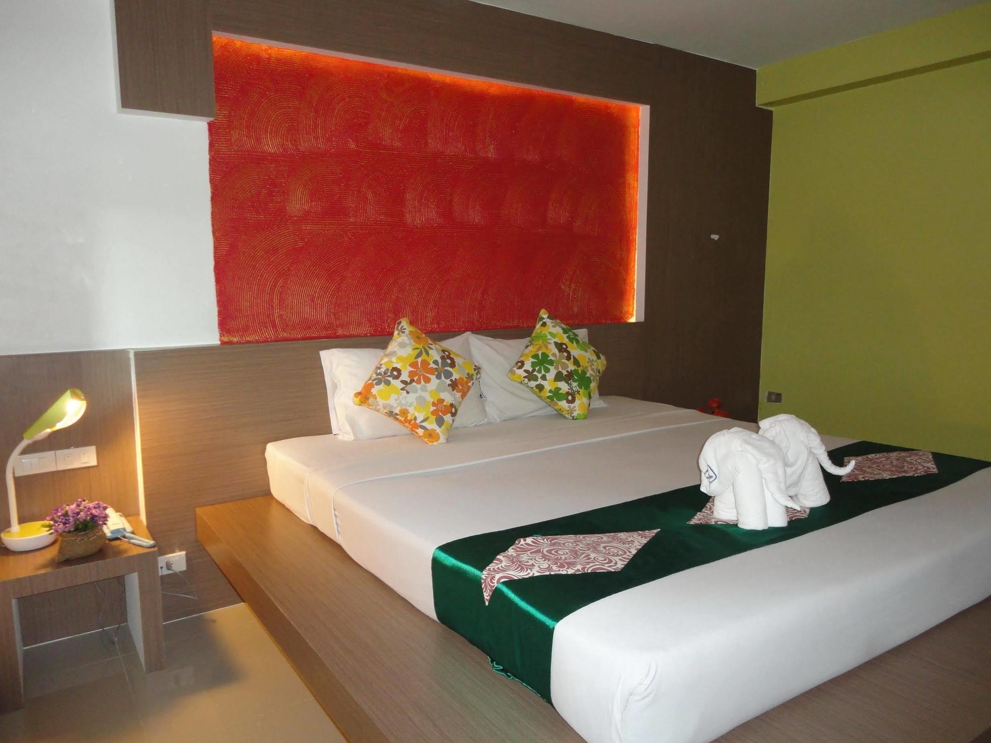 La Moon At Phuket - Sha Extra Plus Dış mekan fotoğraf