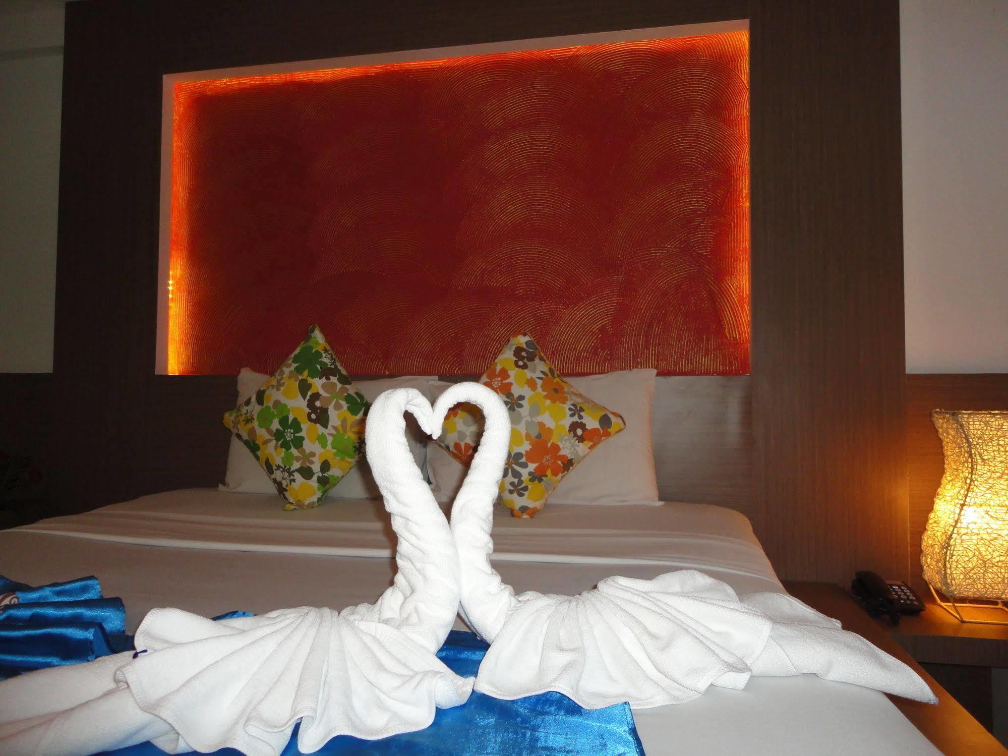 La Moon At Phuket - Sha Extra Plus Dış mekan fotoğraf